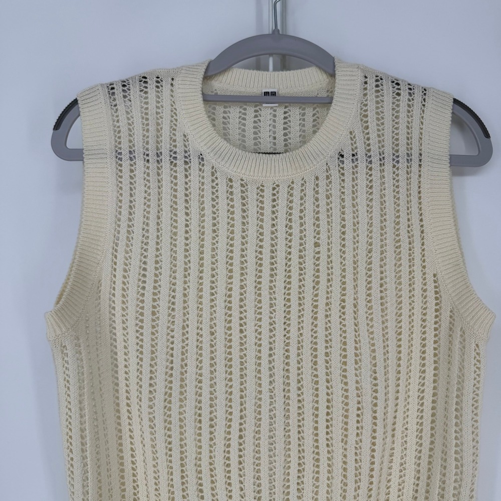 Uniqlo Sweater Vest Womens Medium Cream Pointelle Open Knit Preppy Minimalist - Picture 3 of 6